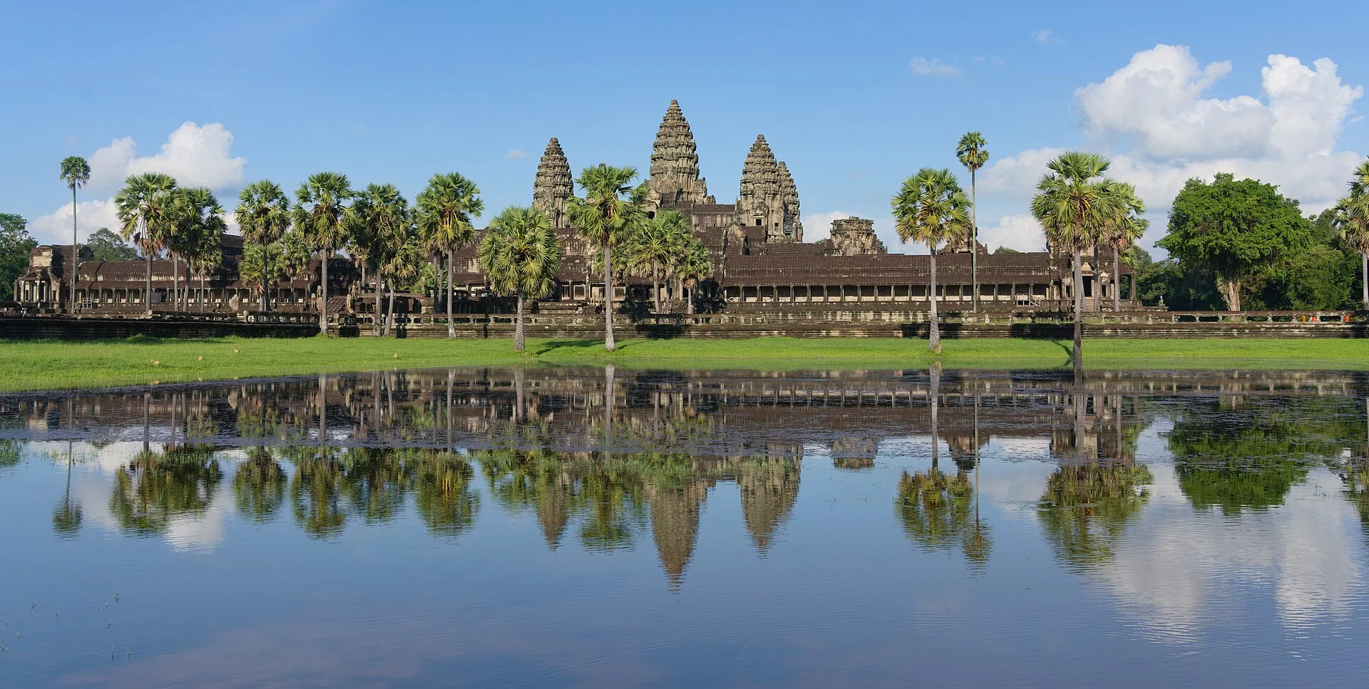 Cambodia: Every monsoon, the Tonlé Sap River runs backward.